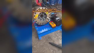 Demonstração de uma máquina portátil de crimpagem de mangueiras hidráulicas de 12–24 V